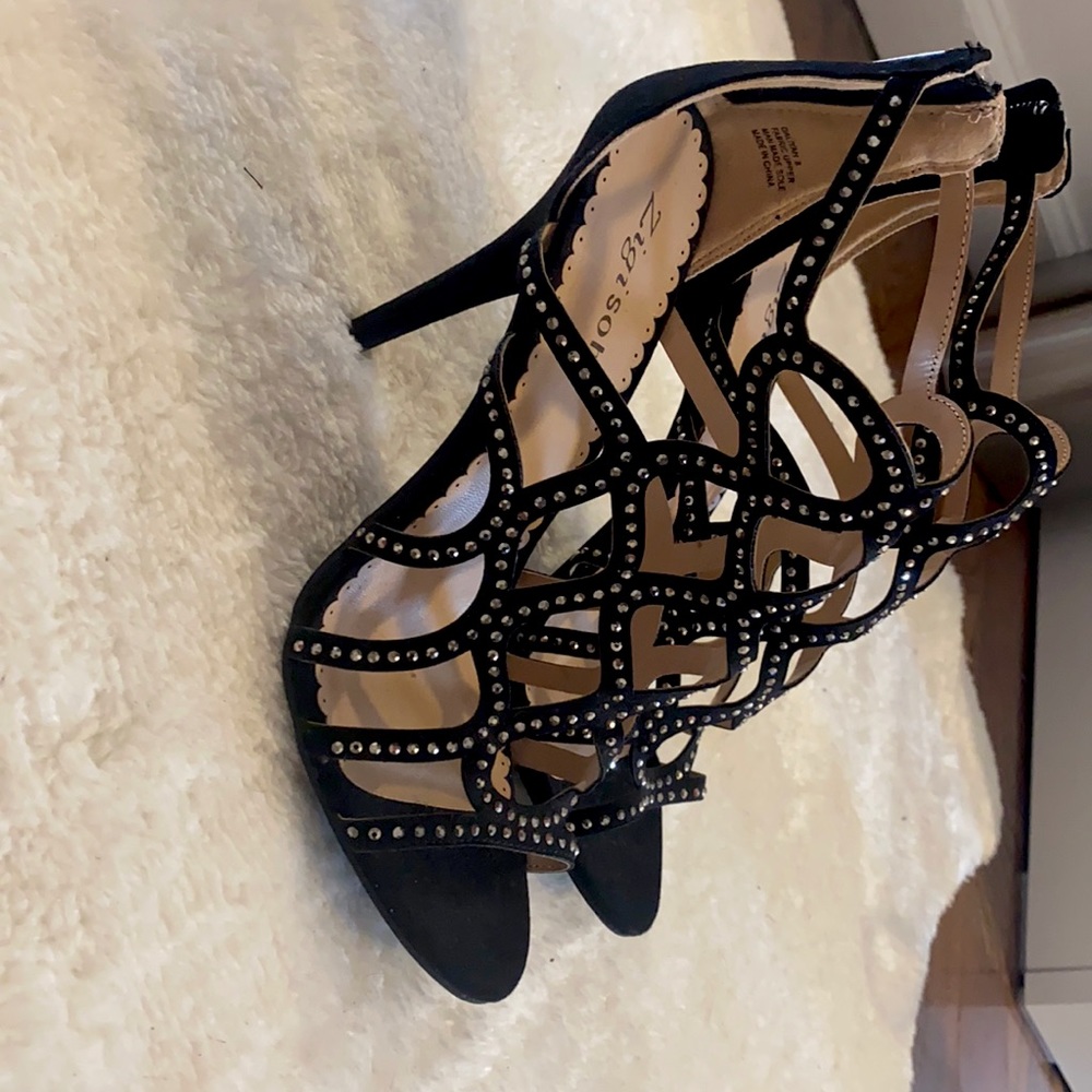 Heels - Picture 2 of 3
